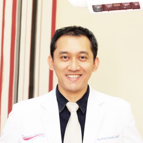 drg. Aries Chandra Trilaksana, Sp.KG - Dentamedica Care Center 