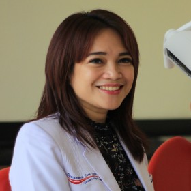 drg. Yossy Yoanita Ariestiana, Sp.BM - Dentamedica Care Center 